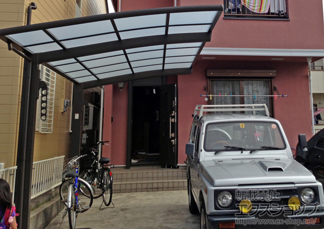 神奈川県伊勢原市のLIXIL リクシル（トステム）のカーポート カーブポートシグマIII 積雪〜20cm対応 施工例