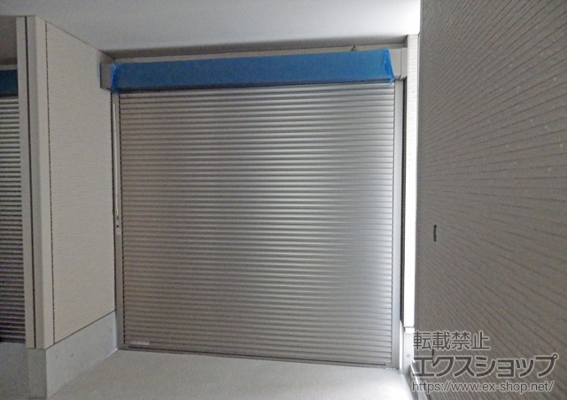 静岡県駿東郡長泉町のLIXIL リクシル（トステム）のガレージシャッター ガレージシャッタークワトロ 電動式 内部付タイプ 施工例
