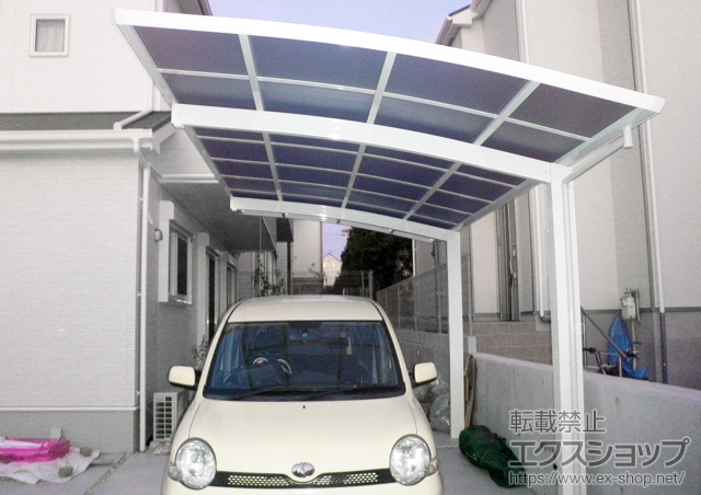 兵庫県明石市ののカーポート レイナポートグラン　積雪〜20cm対応＋屋根ふき材補強部品＋着脱式サポート柱 標準・ハイルーフ兼用 2本入り 施工例