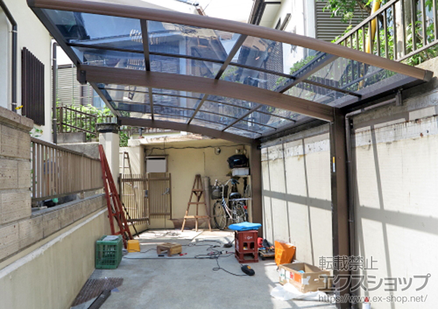 神奈川県横浜市ののカーポート プレシオスポート 積雪〜20cm対応＋着脱式サポート柱 2本入 施工例