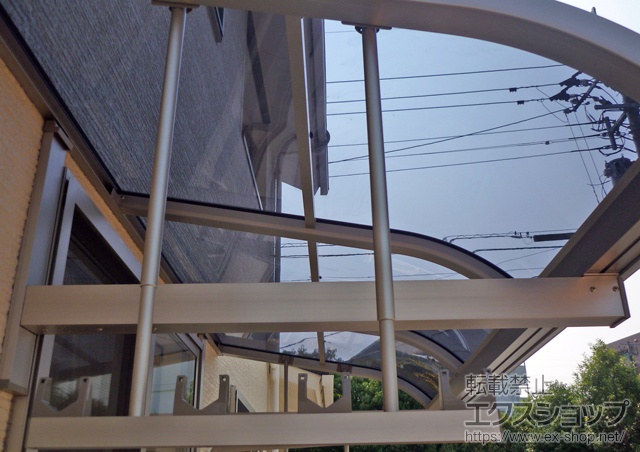 大分県大分市ののバルコニー・ベランダ屋根 ヴェクターテラス R型 ルーフタイプ 単体 積雪〜20cm対応 施工例
