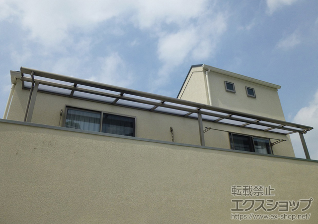 神奈川県横浜市のLIXIL リクシル（トステム）のバルコニー・ベランダ屋根 ライザーテラスII F型 屋根タイプ 連棟 積雪〜20cm対応 施工例