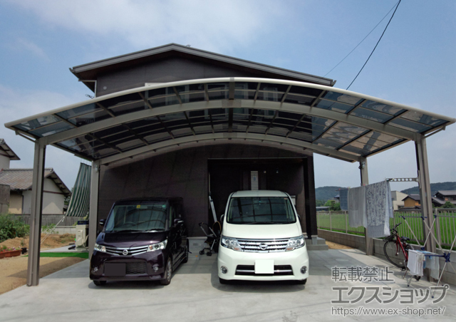 岡山県倉敷市のLIXIL リクシル（トステム）のカーポート リベルポートシグマIII 3台用 積雪〜20cm対応+収納式物干し　ロングタイプ　2本入　 施工例