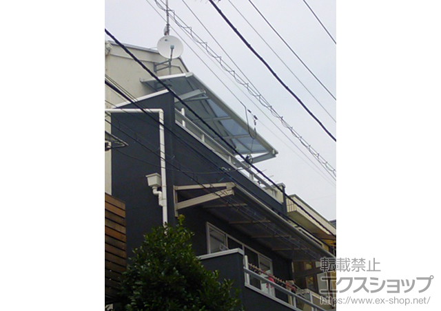 東京都世田谷区のLIXIL リクシル（トステム）のバルコニー・ベランダ屋根 ライザーテラスII F型 ルーフタイプ 単体 積雪〜20cm対応 施工例