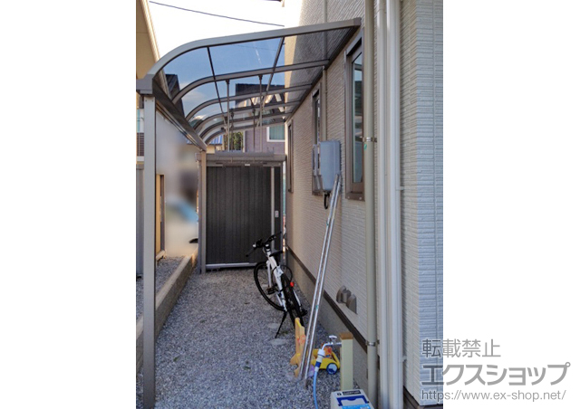 静岡県袋井市のLIXIL リクシル（トステム）のテラス屋根 ライザーテラスII R型 テラスタイプ 単体 積雪〜20cm対応 施工例