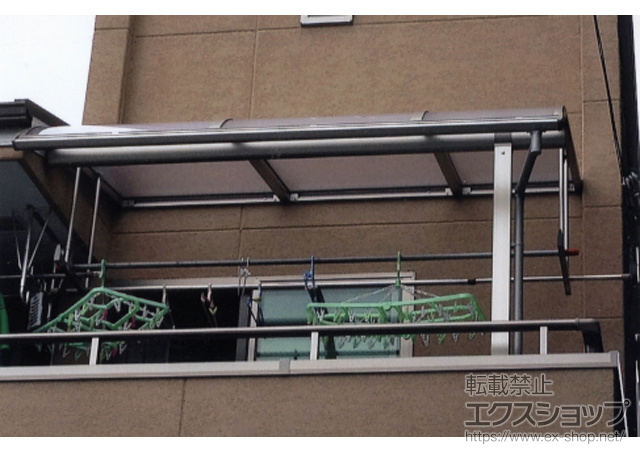 大阪府大阪市ののバルコニー・ベランダ屋根 ヴェクターテラス R型 屋根タイプ 単体 積雪〜20cm対応＋吊下げ物干し 施工例