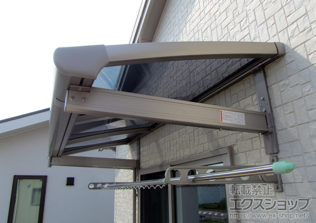 栃木県鹿沼市のLIXIL リクシル（トステム）のバルコニー・ベランダ屋根 パワーアルファ L型 ルーフタイプ 単体 積雪〜30cm対応 施工例