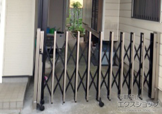 神奈川県横浜市ののカーゲート トリップゲート PC型 ノンレール 片開き 25S 施工例