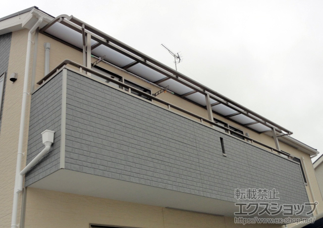 宮城県東松島市のLIXIL リクシル（トステム）のバルコニー・ベランダ屋根 ライザーテラスII R型 屋根タイプ 連棟 積雪〜20cm対応 施工例
