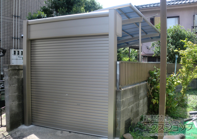 神奈川県横浜市のLIXIL リクシル（トステム）のカーポート カーブポートシグマIII 延長 積雪〜20cm対応+着脱式サポート(補助柱) ロング柱23用 施工例