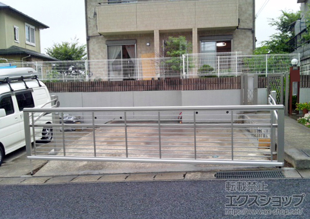 千葉県印旛郡酒々井町ののカーゲート エクスラインアップゲート ワイド 1型 手動式 施工例