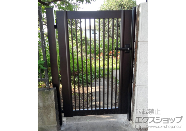 栃木県佐野市のの門扉 エクスライン門扉13型 片開き　門柱使用 施工例