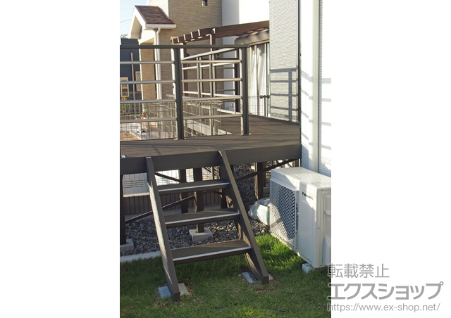 大阪府和泉市のLIXIL リクシル（トステム）のウッドデッキ リコステージII 異型＋リコステージII ステップ4段＋リコステージII デッキフェンス 施工例