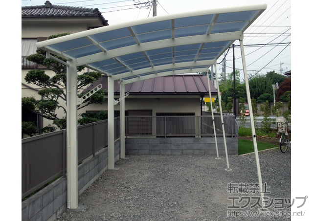 東京都羽村市ののカーポート レイナポートグラン 延長　積雪〜20cm対応＋着脱式サポート 標準・ハイルーフ兼用＋水平式物干し(カーポート柱用) 2本入り 施工例