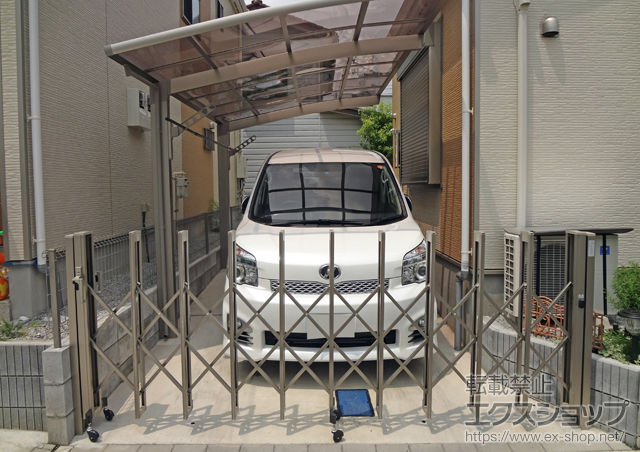 千葉県松戸市のLIXIL リクシル（トステム）のカーゲート アルシャインII L型 Aタイプ ノンレール 片開き 施工例