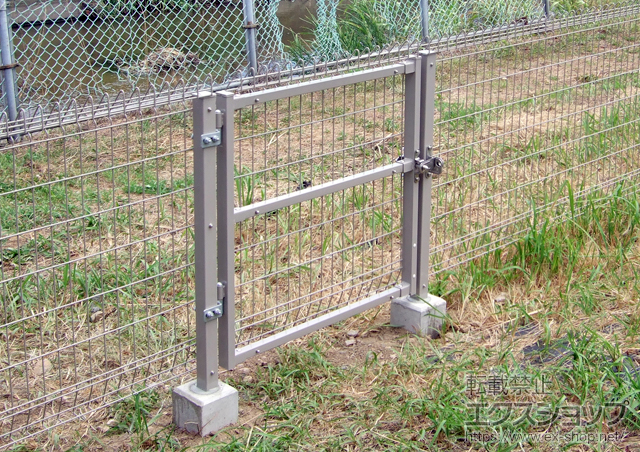 愛知県小牧市のの門扉 メッシュフェンスG10 門扉 片開き 柱使用 施工例