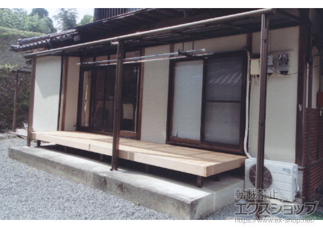 熊本県菊池市のLIXIL リクシル（トステム）のテラス屋根 ライザーテラスII F型 テラスタイプ 連棟 積雪〜20cm対応＋吊り下げ物干し標準2本入＋テラス用ポリカーボネート波板 施工例