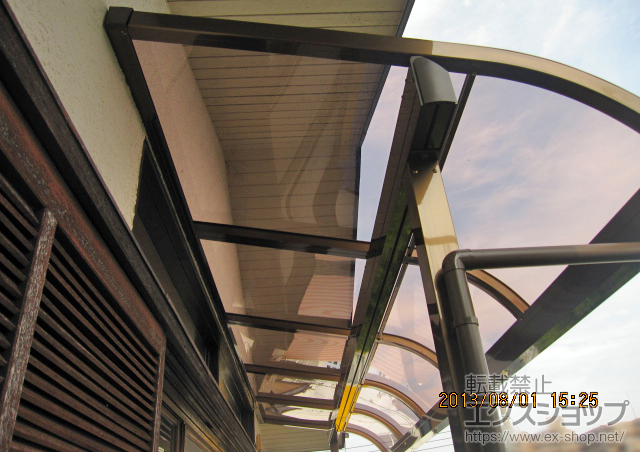 静岡県浜松市のLIXIL リクシル（トステム）のバルコニー・ベランダ屋根 ライザーテラスII R型 屋根タイプ 単体 積雪〜20cm対応 施工例