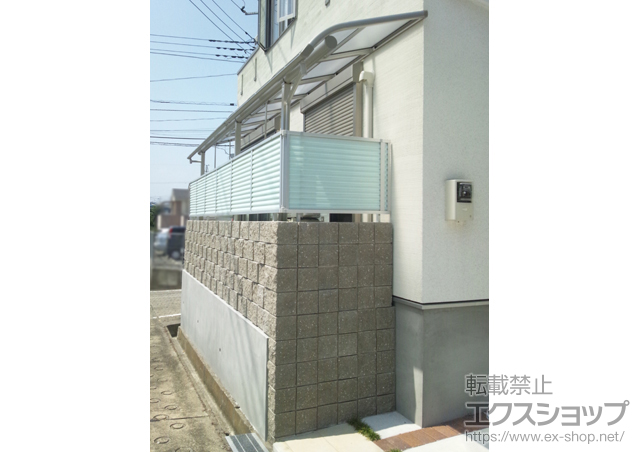 東京都日野市ののテラス屋根 プレシオステラス R型 テラスタイプ 連棟　積雪〜20cm対応＋吊り下げ物干し ロング 2本入り 施工例