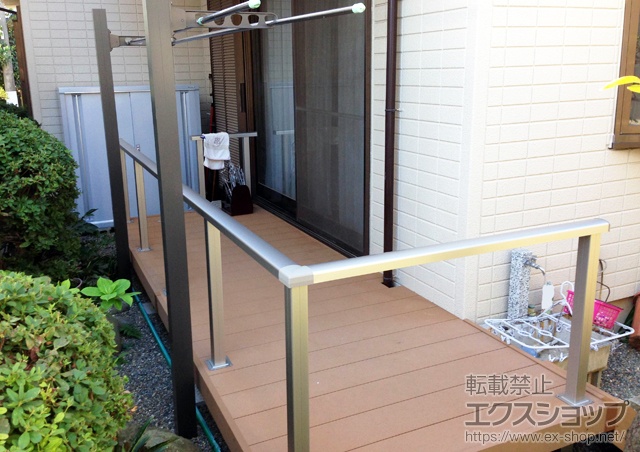 千葉県松戸市ののウッドデッキ リウッドデッキ 200+リウッドステップ5型 Sタイプ(2段)+シンプルモダンデッキフェンス1型<笠木のみタイプ> 施工例