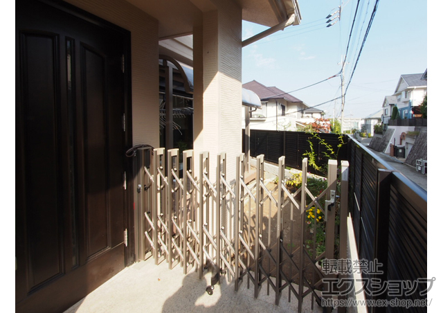 兵庫県宝塚市ののカーゲート アルシャインII PG型R(ペットガード) Aタイプ ノンレール 片開き 施工例