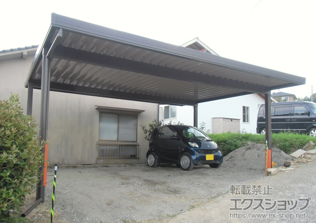 広島県広島市のLIXIL リクシル（トステム）のカーポート テリオスポートIII 900 2台用 4本柱 積雪〜30cm対応 施工例