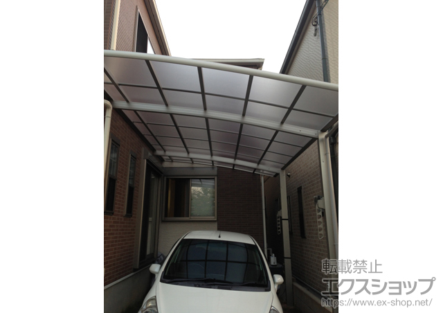 大阪府枚方市ののカーポート レイナベーカポートグラン　積雪〜20cm対応＋水平式物干し　２本入り 施工例