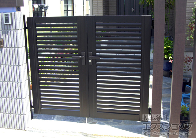 千葉県旭市のの門扉 プリレオ R3型 両開き 柱使用 施工例