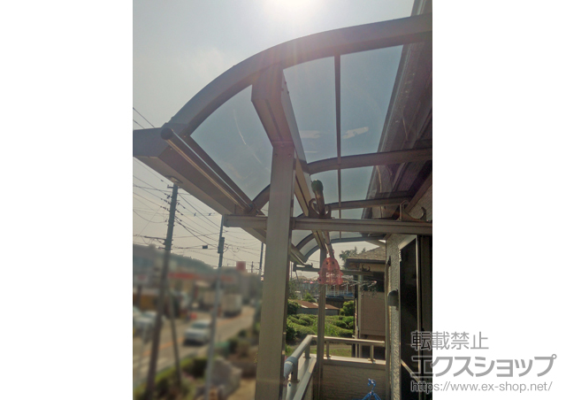 埼玉県所沢市のLIXIL リクシル（トステム）のバルコニー・ベランダ屋根 ライザーテラスII R型 屋根タイプ 単体 積雪〜20cm対応 施工例