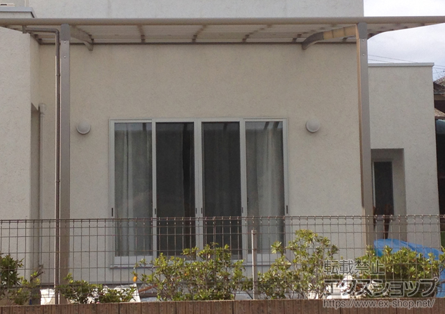 岡山県瀬戸内市のLIXIL リクシル（トステム）のカーポート ルーフポートシグマIII 積雪〜20cm対応＋収納式物干し 標準 2本入 施工例