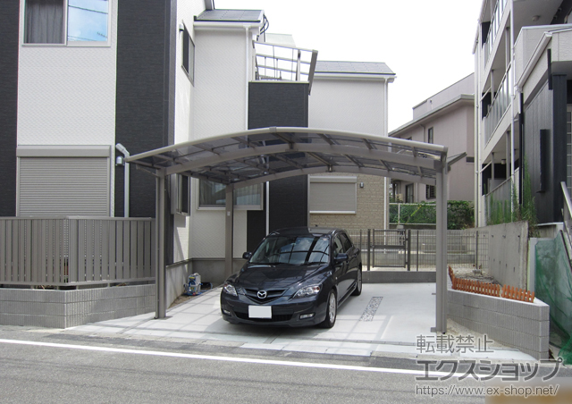愛知県名古屋市のLIXIL リクシル（トステム）のカーポート カーブポートシグマIII M合掌 積雪〜20cm対応 施工例