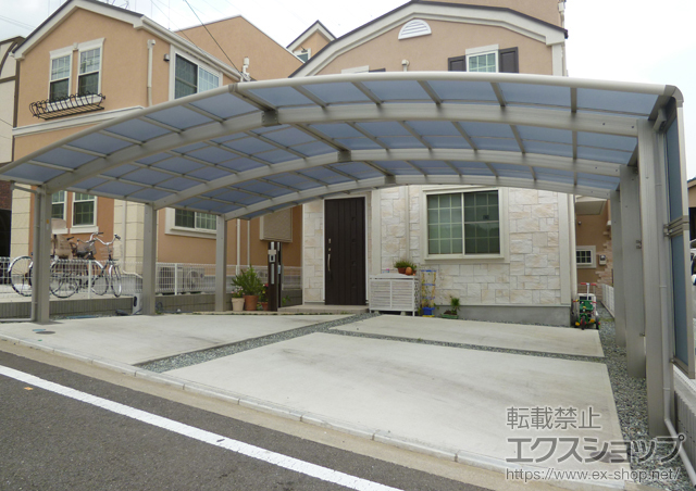 神奈川県横浜市ののカーポート レイナトリプルポートグラン　積雪〜20cm対応＋サイドパネル 標準・ハイルーフ兼用 施工例