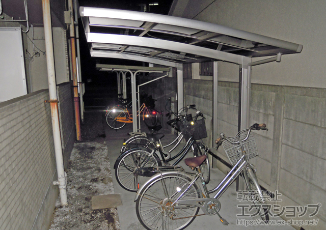 埼玉県所沢市のLIXIL リクシル（トステム）のサイクルポート・駐輪場 カーブポートシグマIII ミニ 施工例
