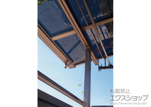 東京都府中市のLIXIL リクシル（トステム）のバルコニー・ベランダ屋根 ライザーテラスII F型 屋根タイプ 連棟 積雪〜20cm対応 施工例