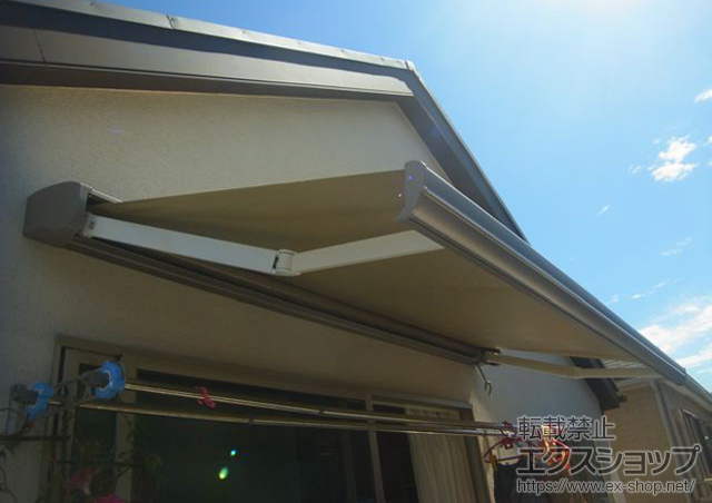 千葉県船橋市のLIXIL リクシル（トステム）のオーニング・日よけ 彩風C型 手動式 施工例