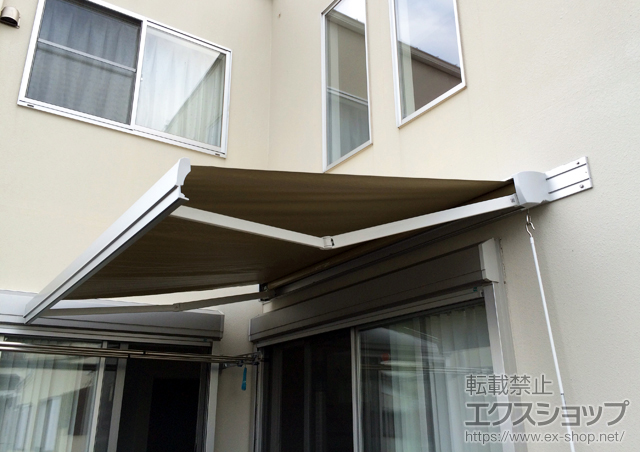 埼玉県さいたま市のLIXIL リクシル（トステム）のオーニング・日よけ 彩風S型 手動式 施工例
