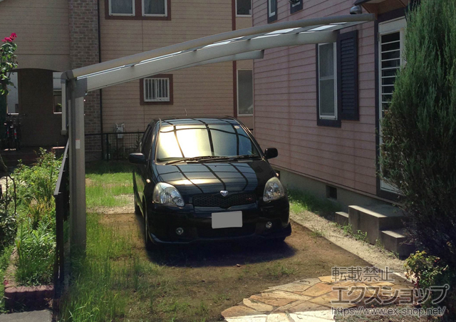 愛知県一宮市のLIXIL リクシル（トステム）のカーポート カーブポートシグマIII 積雪〜20cm対応＋サイドパネル 施工例