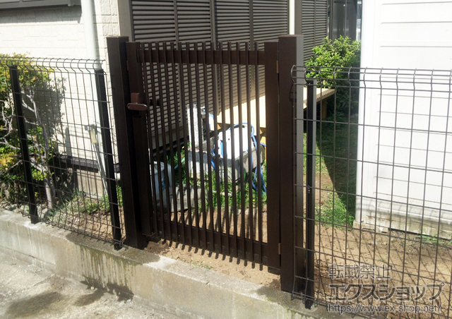 神奈川県高座郡寒川町のの門扉 レスティン門扉 11型 片開き　門柱使用 施工例