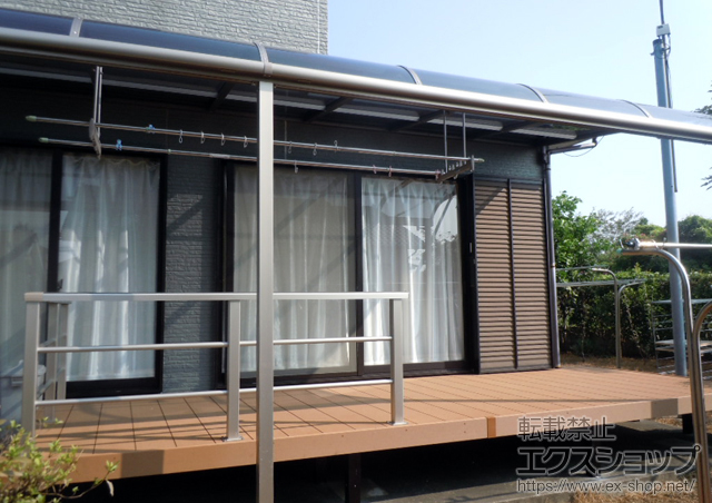 鹿児島県指宿市のLIXIL リクシル（トステム）のテラス屋根 ライザーテラスII R型 テラスタイプ 連棟 積雪〜20cm対応 施工例