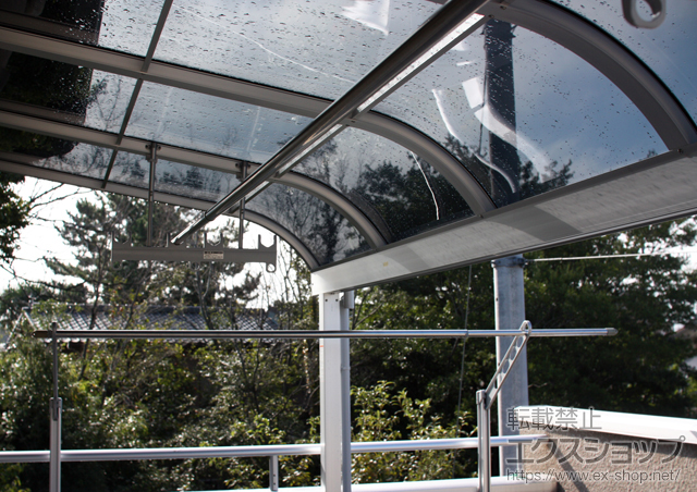 群馬県前橋市のLIXIL リクシル（トステム）のバルコニー・ベランダ屋根 ライザーテラスII R型 屋根タイプ 単体 積雪〜20cm対応 施工例