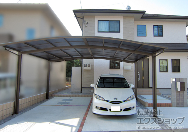 埼玉県熊谷市のLIXIL リクシル（トステム）のカーポート カーブポートシグマIII ワイド 積雪〜20cm対応 施工例