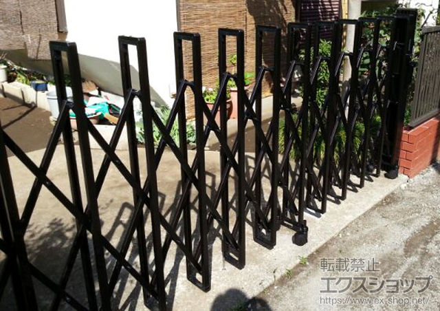 神奈川県藤沢市ののカーゲート トリップゲート PC型 ノンレール 片開き 施工例