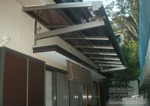 神奈川県小田原市のLIXIL リクシル（トステム）のバルコニー・ベランダ屋根 パワーアルファ F型 ルーフタイプ 単体 積雪〜30cm対応 施工例