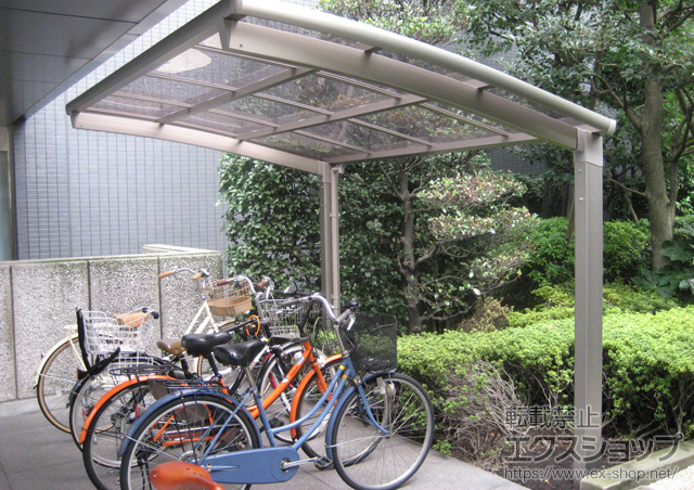 東京都港区のLIXIL リクシル（トステム）のサイクルポート・駐輪場 カーブポートシグマIII ミニ 施工例