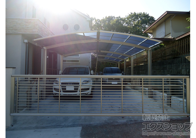 東京都八王子市ののカーゲート、カーポート レイナポートグラン M合掌+延長タイプ 連棟　積雪〜20cm対応＋着脱式サポート 標準・ハイルーフ兼用 施工例