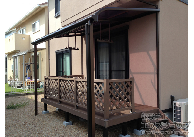 三重県桑名市ののウッドデッキ リウッドデッキ 200＋リウッドステップ Ｔタイプ 2段＋リウッドデッキフェンス2型＜ラチス格子＞ 施工例