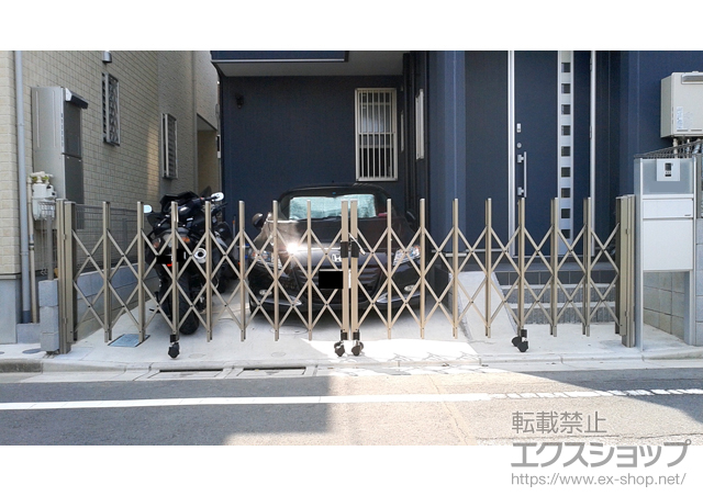 東京都葛飾区ののカーゲート トリップゲート PA型 ノンレール 両開き 48W 施工例