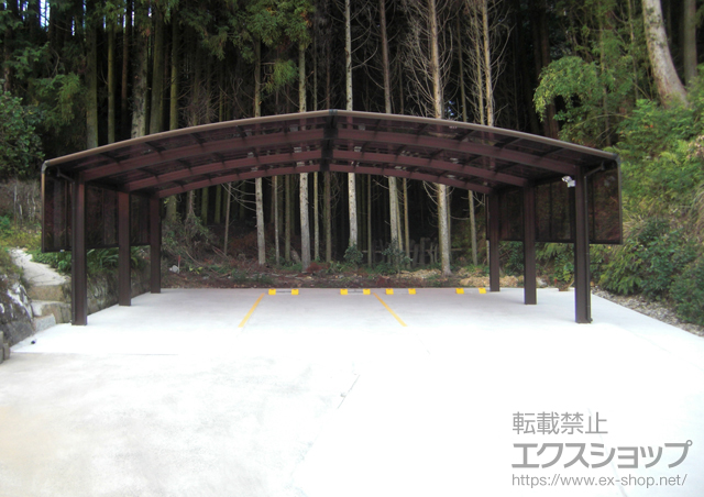 佐賀県伊万里市ののカーポート レイナトリプルポートグラン　積雪〜20cm対応+【両側面】レイナトリプルポートグラン サイドパネル 施工例