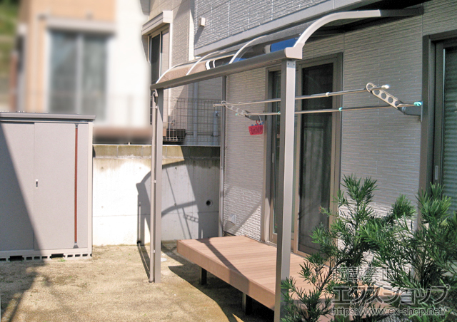 福岡県北九州市のLIXIL リクシル（トステム）のテラス屋根 ライザーテラスII R型 テラスタイプ 単体 積雪〜20cm対応 施工例