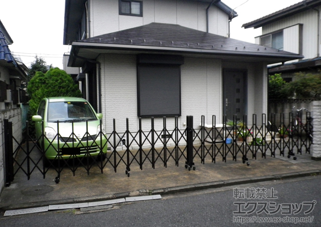 神奈川県横浜市ののカーゲート トリップゲート PB型 ノンレール 両開き　76W 施工例